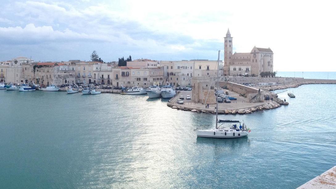 Bed and Breakfast La Stradina Trani Exterior foto